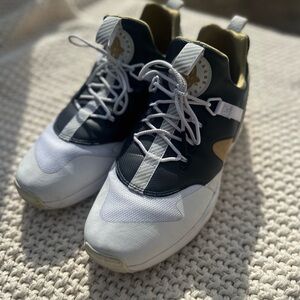 Nike Air Huarache Premium White, Navy, Gold Sneakers 806979-100 Size 9.5 US